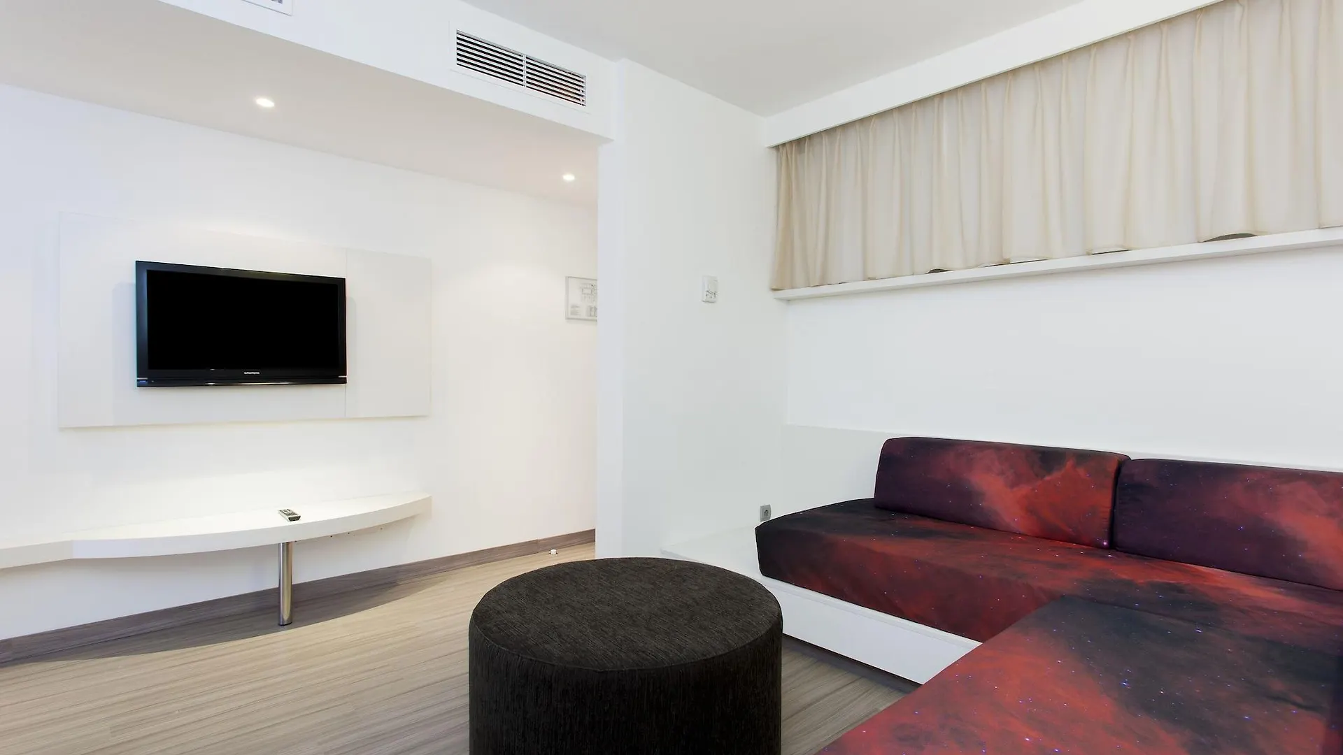 Отель Insotel Cala Mandia Resort