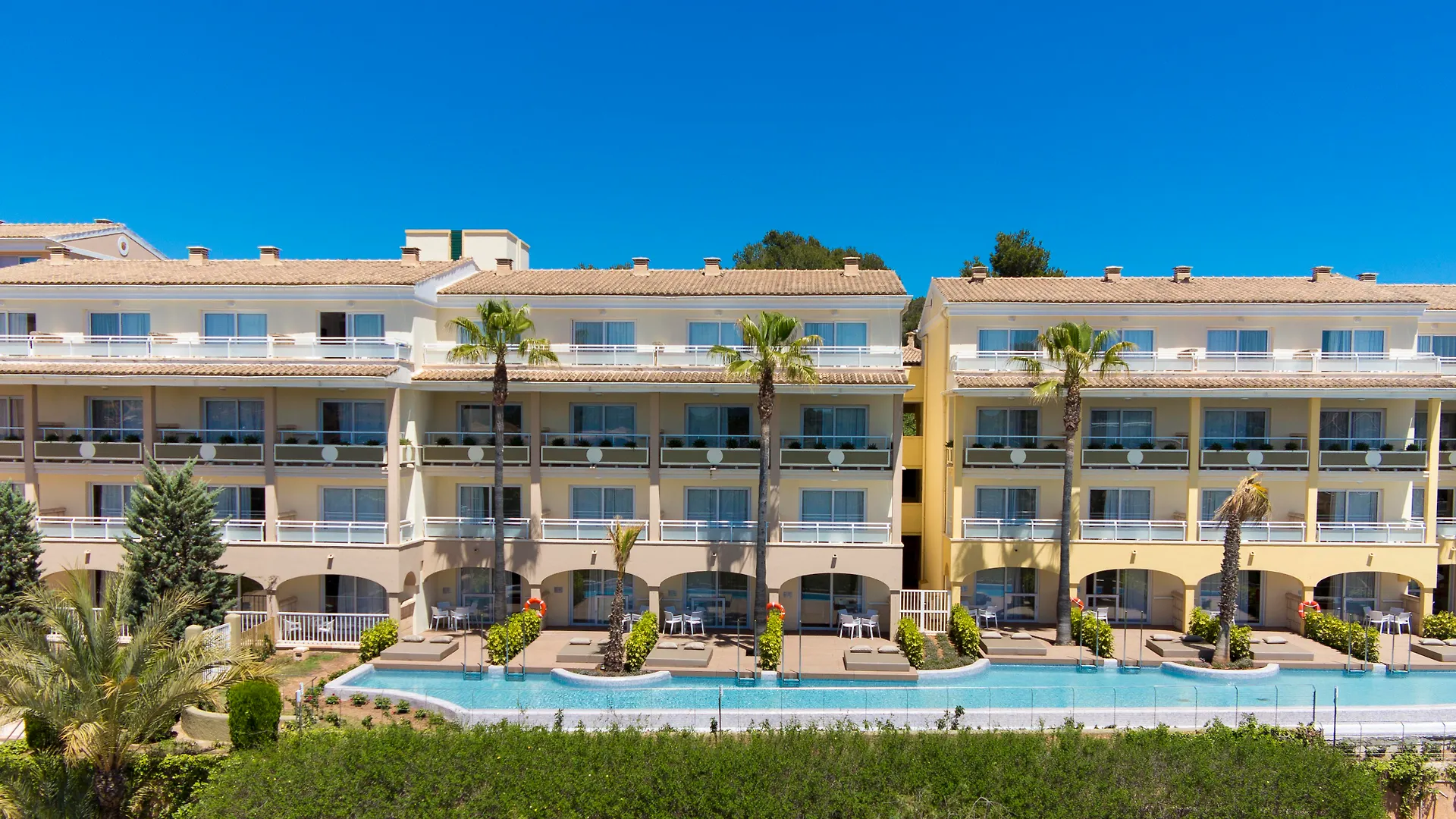 Отель Insotel Cala Mandia Resort