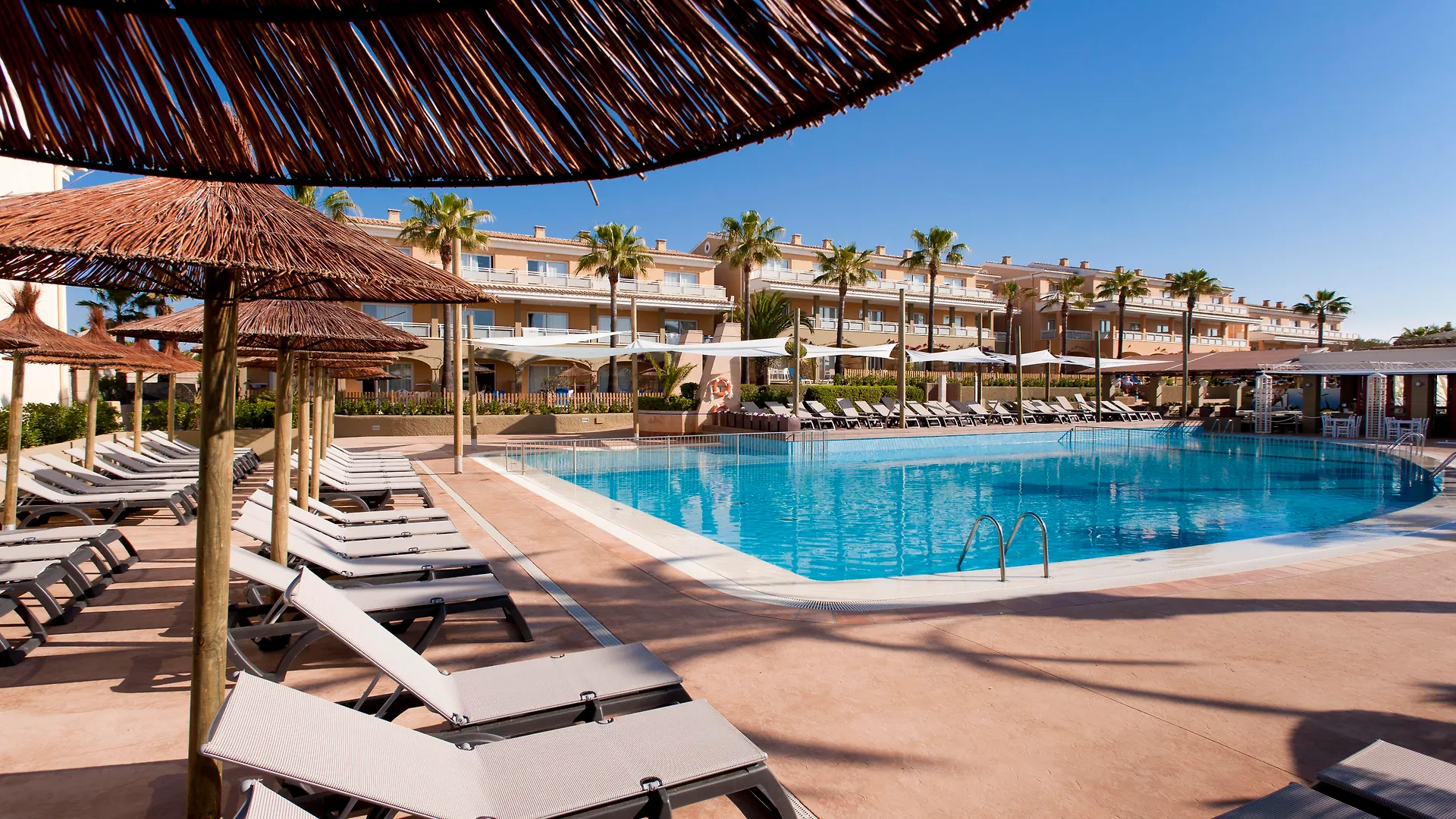 Отель Insotel Cala Mandia Resort